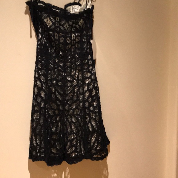 Black lace cocktail dress - Picture 4 of 5